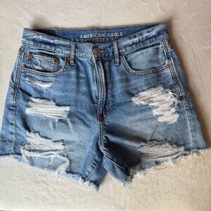 American Eagle 90s Boyfriend Denim Shorts Distressed Size 4